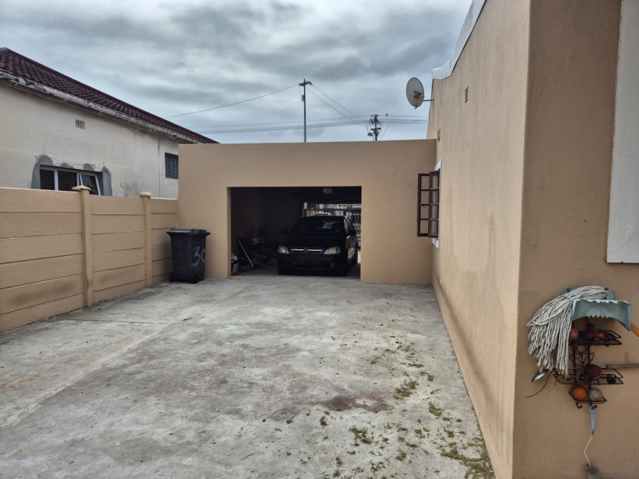 4 Bedroom Property for Sale in Lansdowne Western Cape